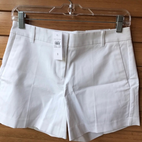 The City Short - White - NWT! Stylish & Sexy - Picture 1 of 4